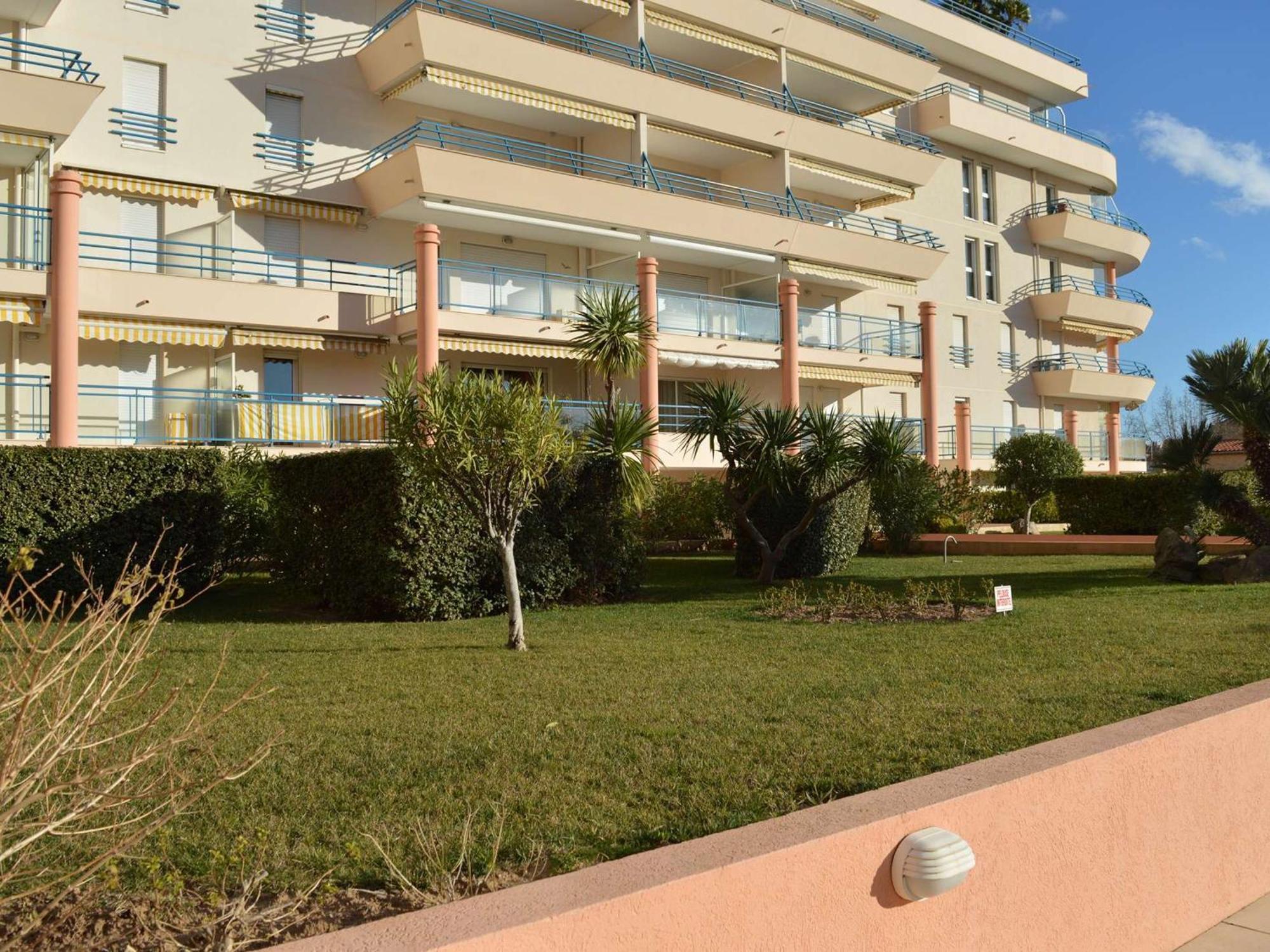 Appartement Fréjus, 1 Pièce, 4 Personnes - Fr-1-226a-110 *